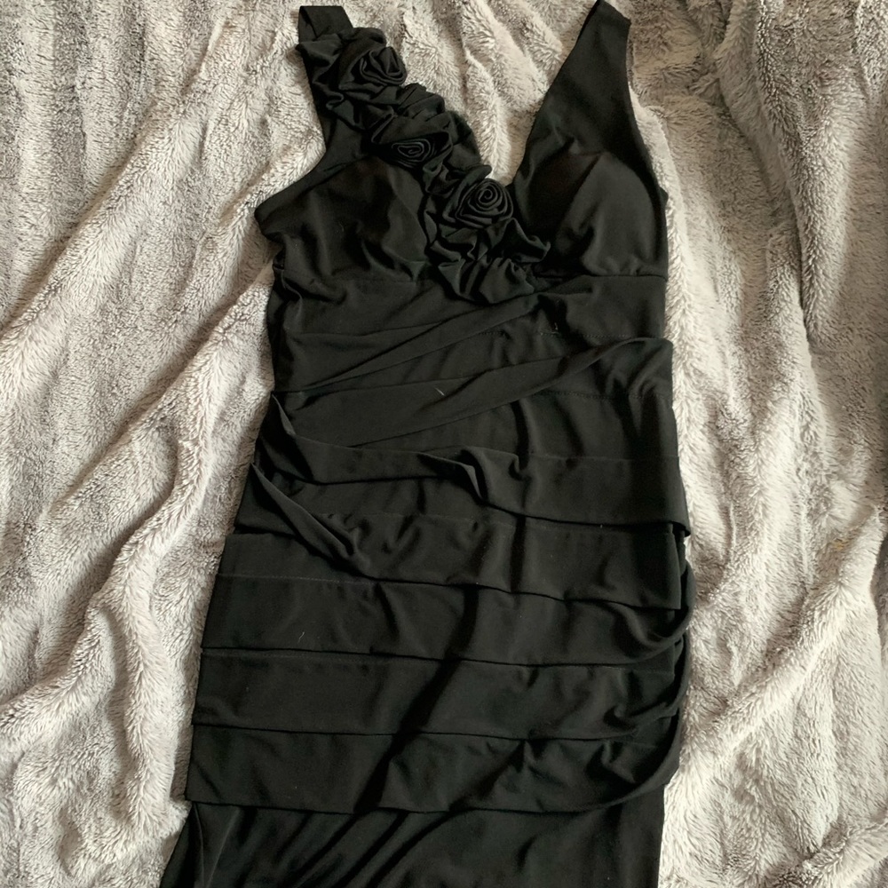 Black Mini Dress with Shoulder accent